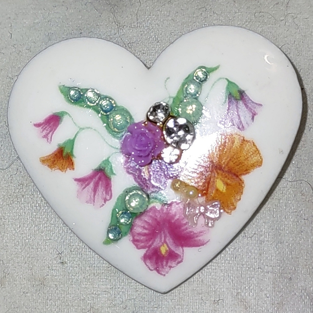 Lot 6-pcs Lip Balm, Ballerina Bunny Tac Pin, Flower Bouqet Gifts